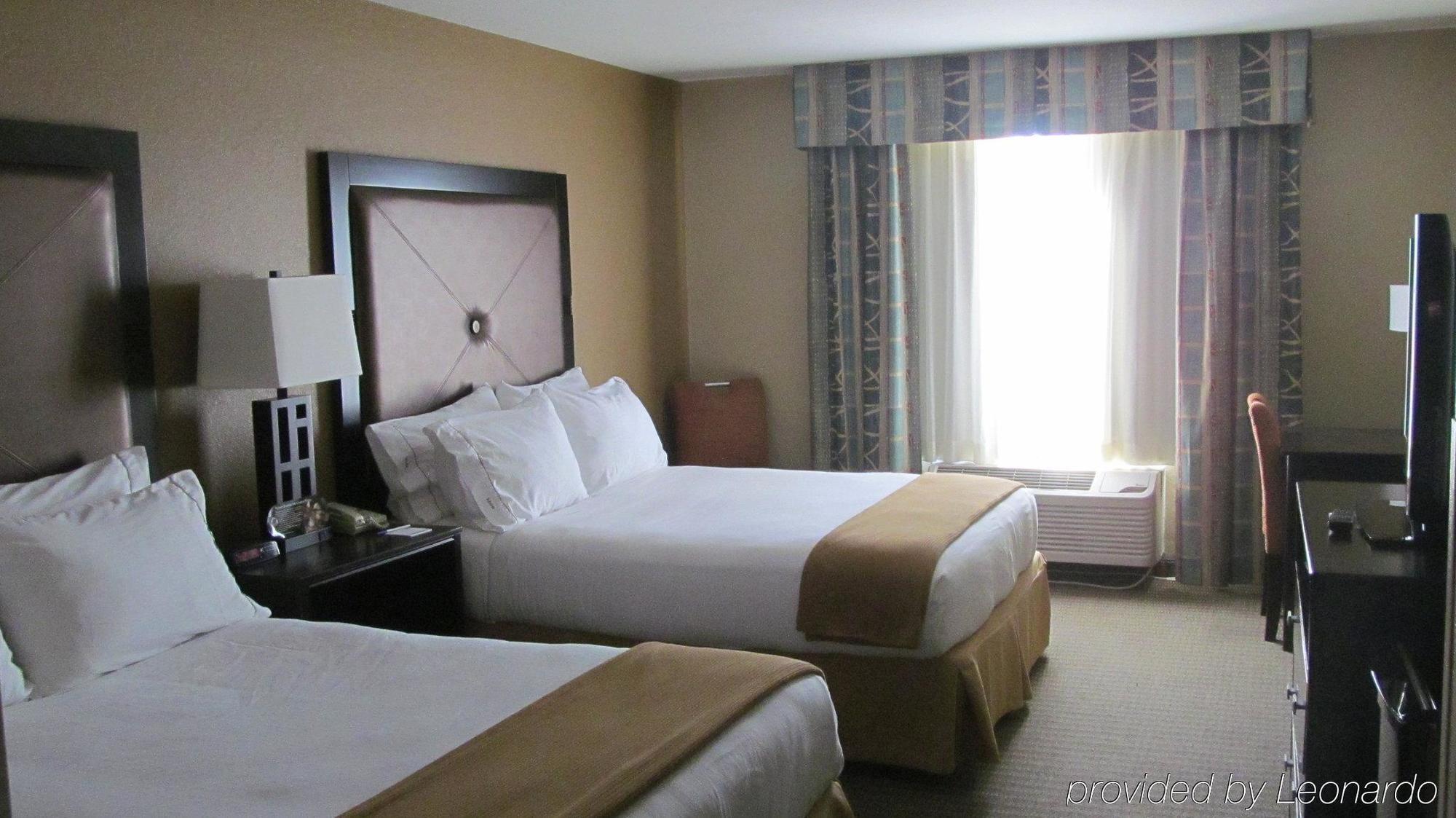 Holiday Inn Express Hotel & Suites Lexington By Ihg Exterior foto