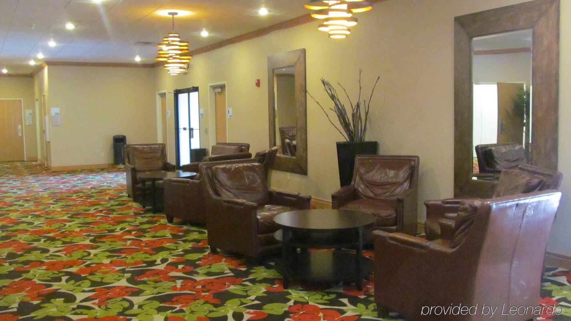Holiday Inn Express Hotel & Suites Lexington By Ihg Exterior foto
